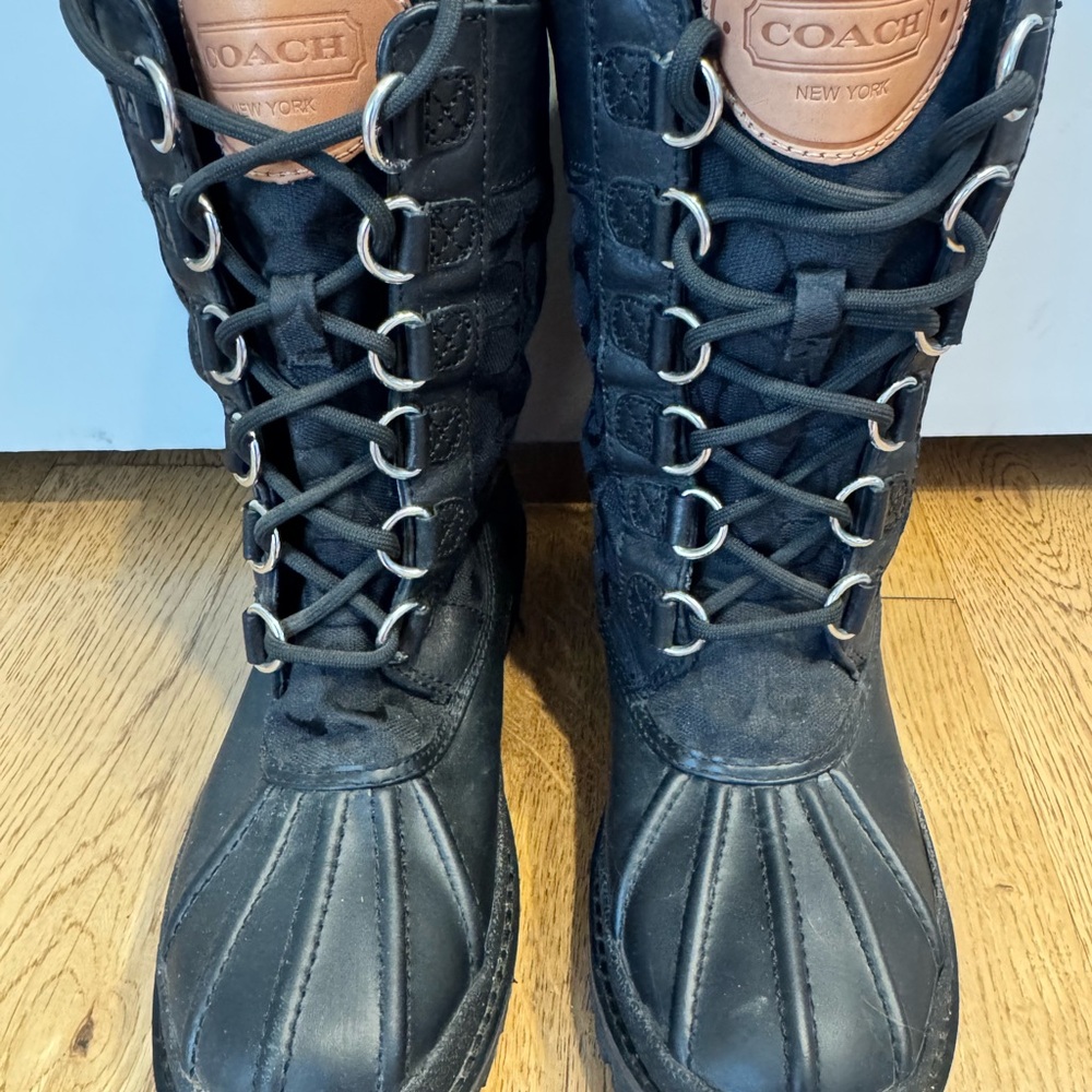 Coach Laura Black Lace-Up Winter Boots Size 6.5